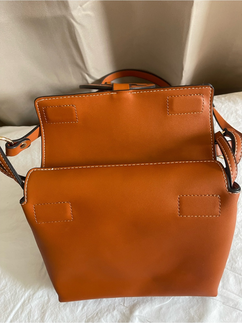 Tory Burch Miller Cognac/Maple Smooth Leather Logo Flap Crossbody NWOT. RARE. - Picture 9 of 11